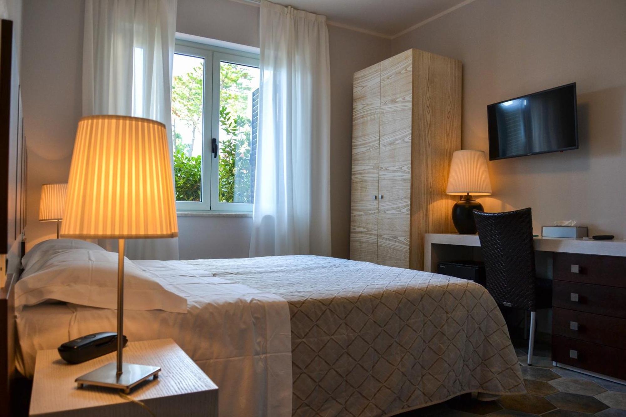 מרינה די מסה Hotel Villa Elsa מראה חיצוני תמונה